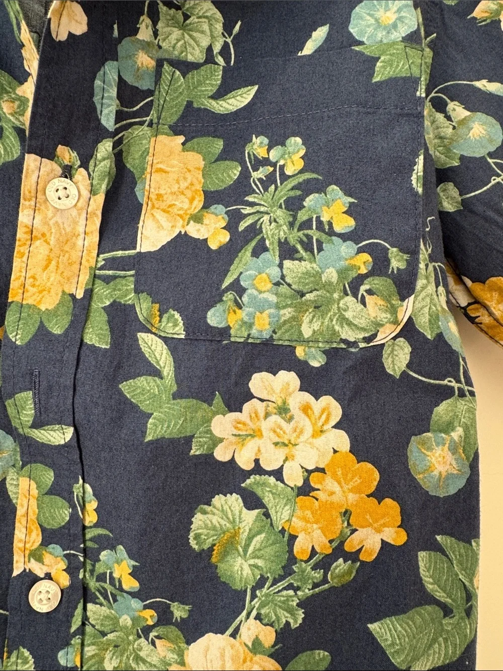 Old Navy Navy Floral Short-Sleeve Button-Down Shirt with Yellow and Green Blooms